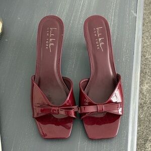 Nicole Miller Maroon Bow Mules